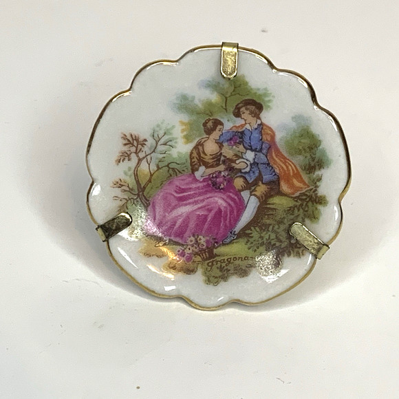 Vintage Limoges Fragonard Courting Couple Miniature Plate Stand Gold Pink - Picture 1 of 9